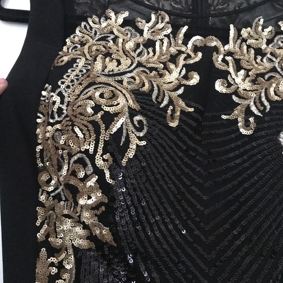 Black and gold gown - Picture 3 of 8